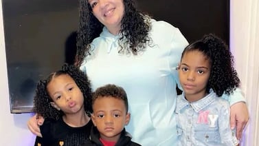 Madre soltera pierde la vida tras ser apuñalada frente a sus hijos: crimen causa indignación