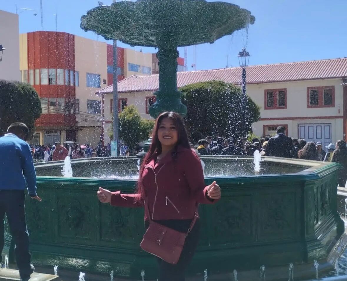 Elsa Cori cantante peruana