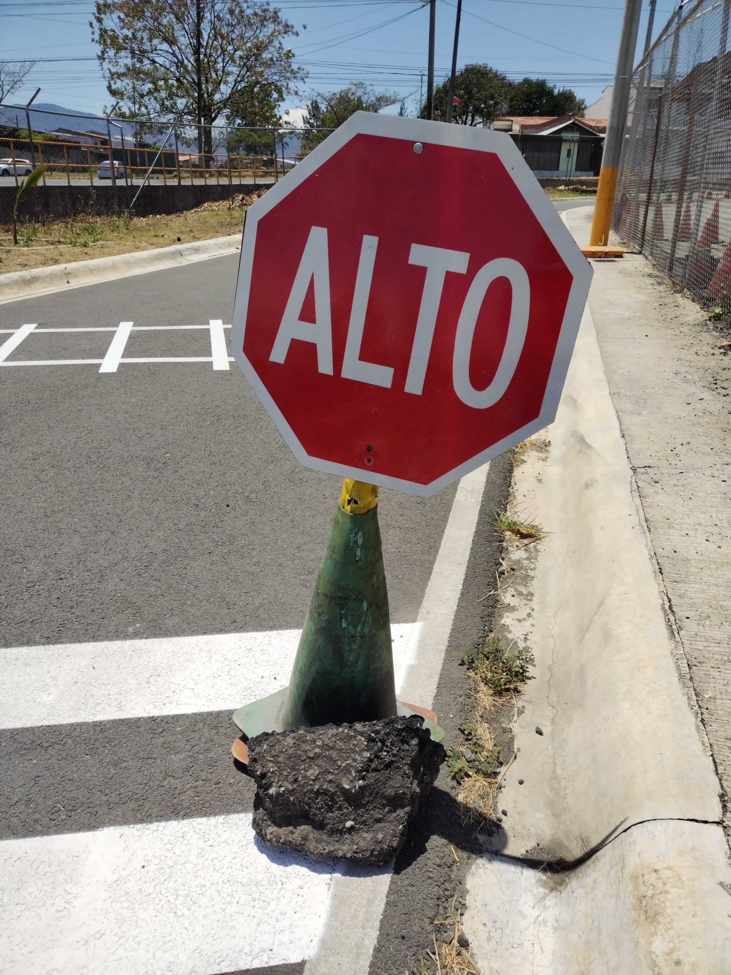 Desde que el pasado 11 de enero se abrió Ciudad Vial, ubicada a un costado del parque de La Paz. Hasta el pasado 29 de febrero, el Ministerio de Obras Públicas y Transportes (Mopt) confirma que se dieron en total 8.708 citas, en promedio 240 espacios diarios. Gary Jiménez Badilla, Jefe del Departamento de Evaluación de Conductores.