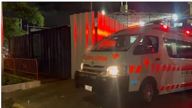 Torero improvisado es trasladado de urgencia tras ser embestido por un toro en Zapote