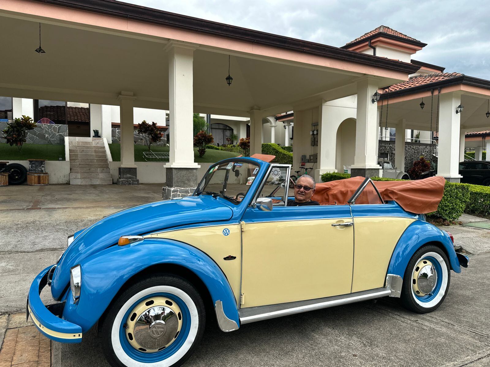 Volskwagen 1975 propiedad de Iván Villalobos Solorzano, vecino de Alajuela. Foto: Daniel Castro.