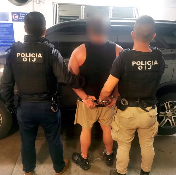 Un hombre de apellido Ramsay, de 39 años y de nacionalidad canadiense, fue detenido como sospechoso de una tentativa de femicidio en La Uruca, San José. Foto: OIJ