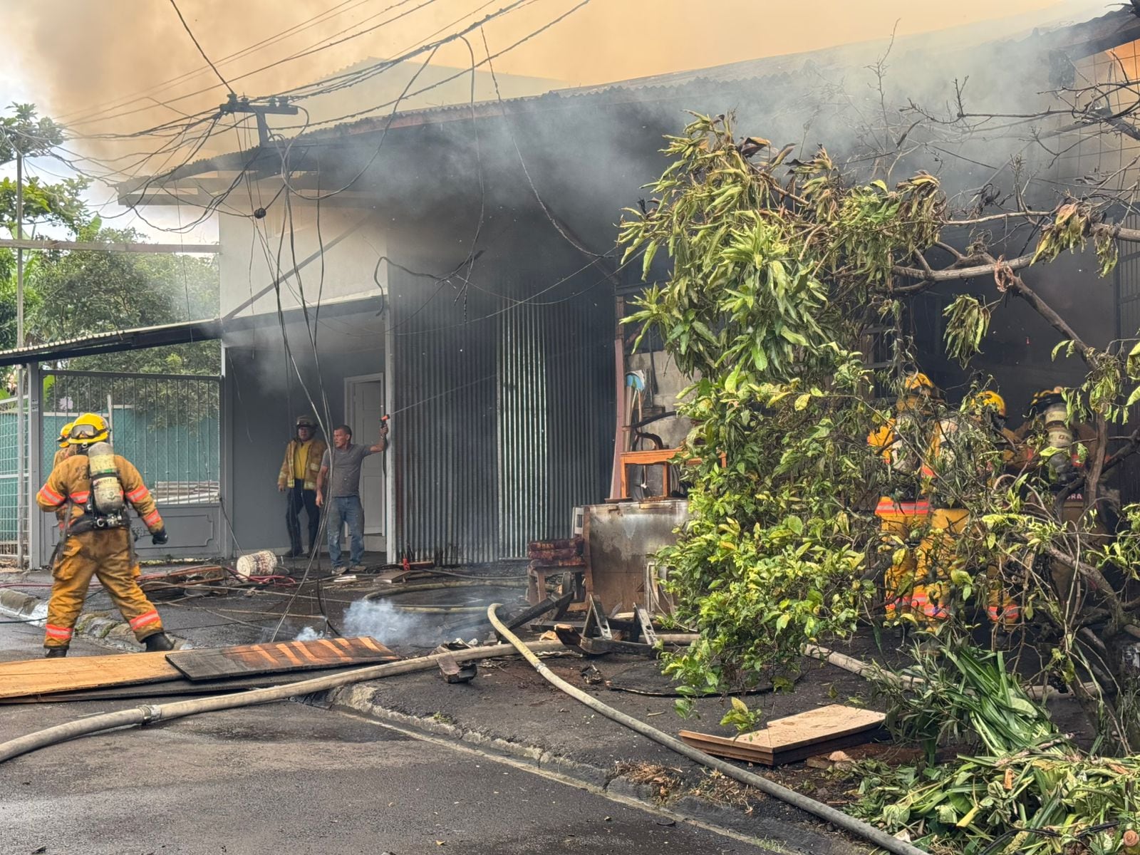 Incendio en Desamparados