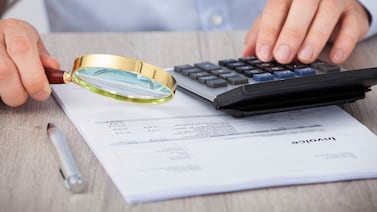 ¡Evite multas de Hacienda! Nueva regla obligatoria, que arranca en noviembre, se aplica si usted se equivoca en una factura