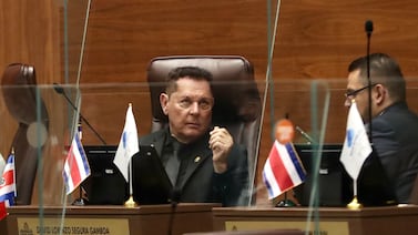 Diputado Alexander Barrantes revela cuánto pagó tras choque y pelea en parqueo y responde si había tomado