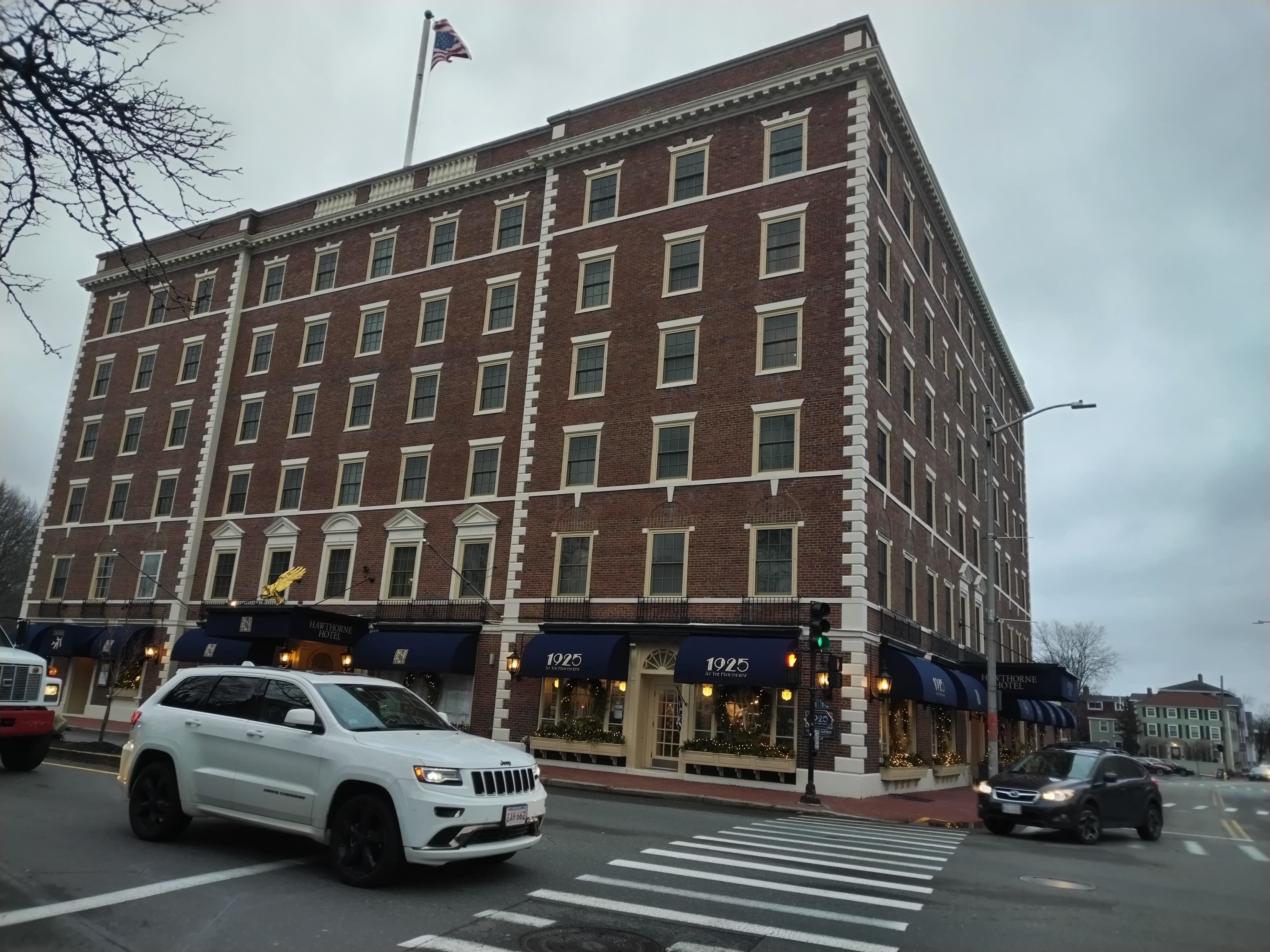 El pasado jueves 7 de marzo, un día después que Liga Deportiva Alajuelense perdiera 4-0 con el New England Revolution por la Concacaf, y antes de irnos al aeropuerto para pasar de Boston a Nueva York, nos la jugamos y ayudados por un tico que vive en Boston, don Eduardo Araya, nos fuimos para Salem, la ciudad más embrujada de todo Estados Unidos y una de las más embrujadas del mundo.