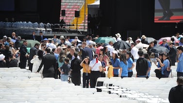 Cruz Roja atiende emergencias en el traspaso de poderes y saca a dos personas en camilla