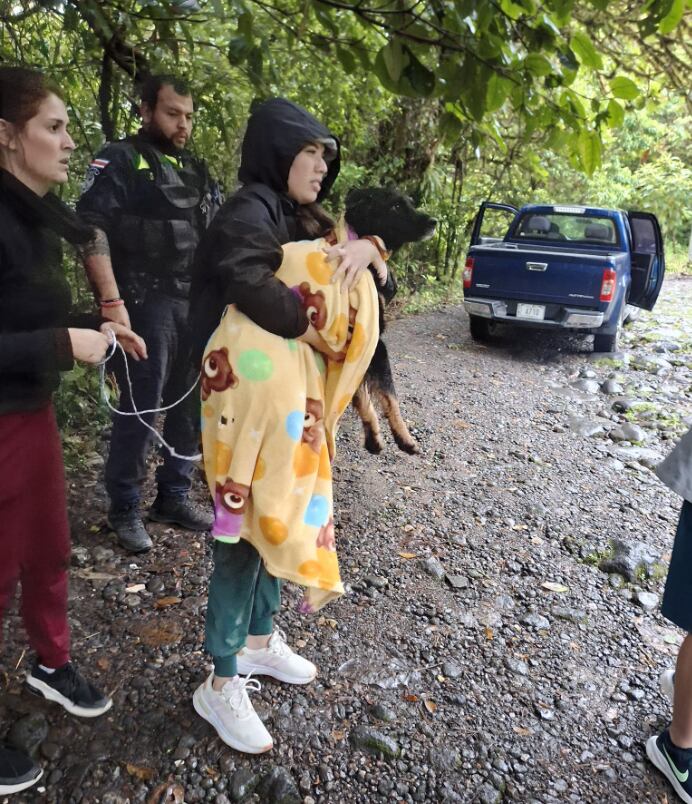 Perro fue amarrado y arrastrado por los ocupantes de una moto