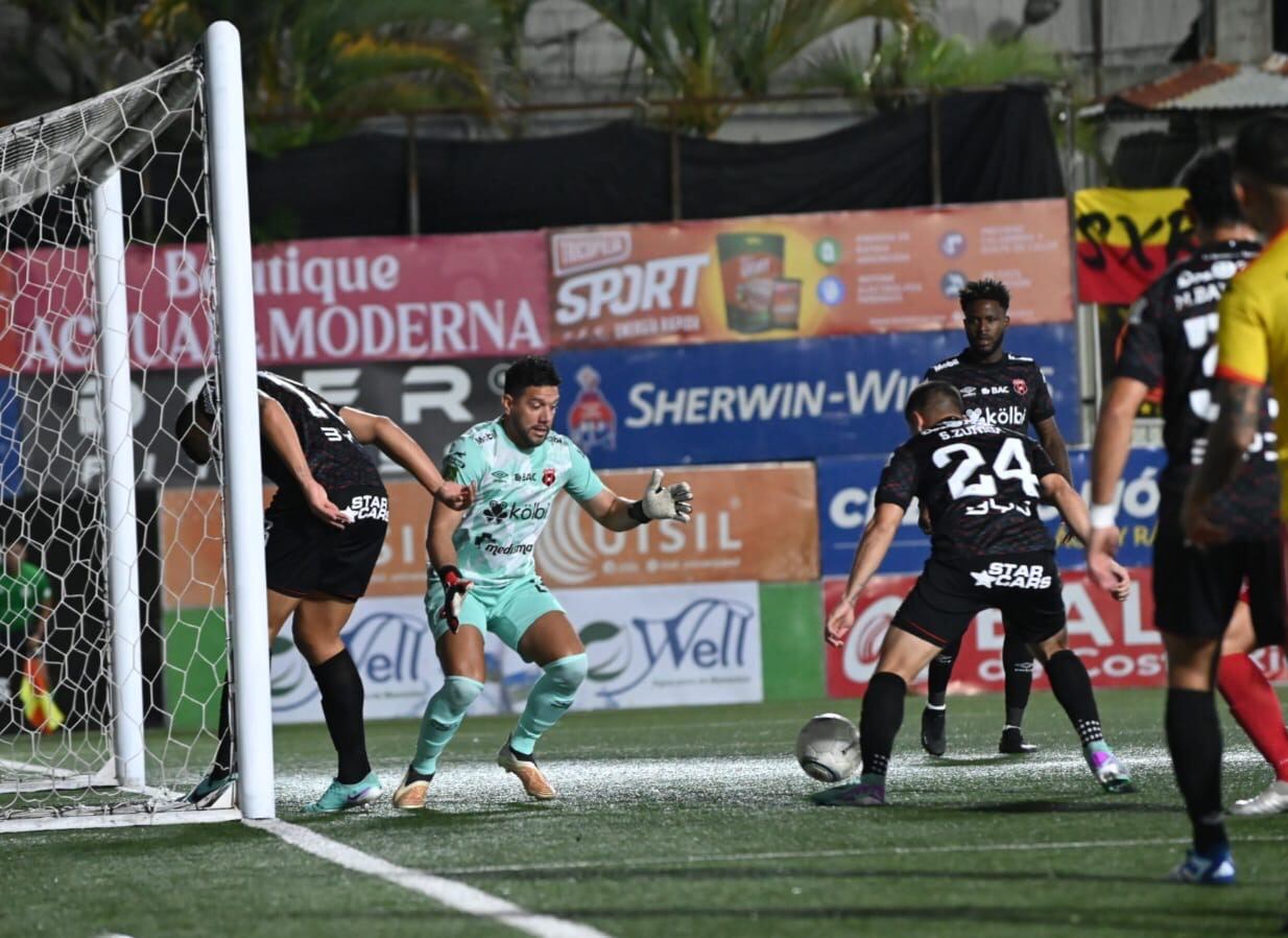 02/12/2023, San Jose, Estadio Colleya Fonseca, partido de ida de la semifinal del torneo de apertura 2023 entre el Club Sport Herediano y Liga Deportiva Alajuelense.