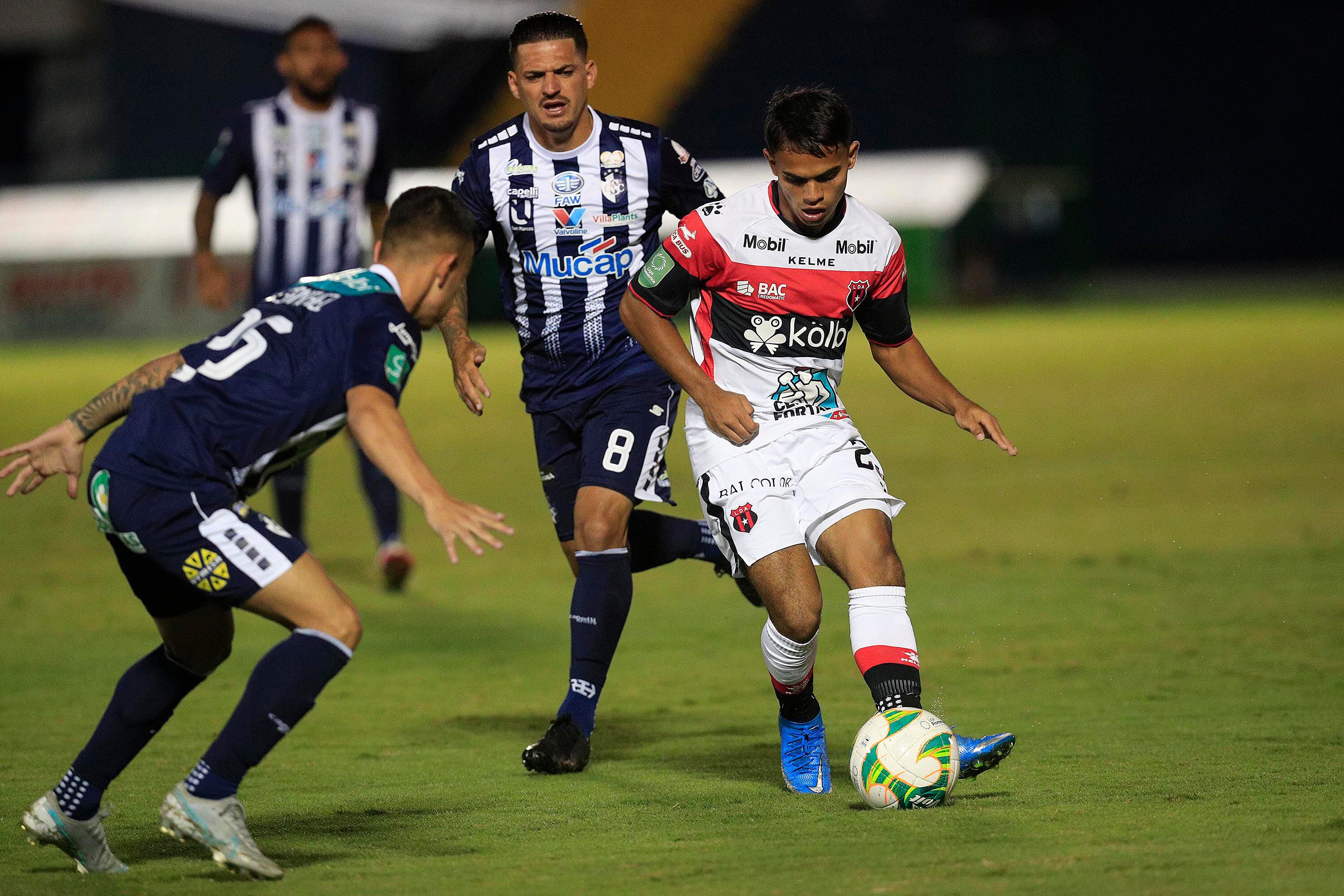 Aaron Suárez, Alajuelense
