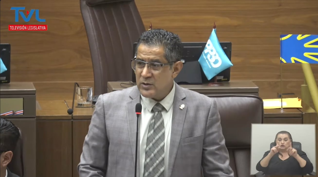 El diputado oficialista Nogui Acosta mencionó que su partido no votaba en favor de la iniciativa porque según consideran, no es el proceso adecuado. Captura de pantalla.