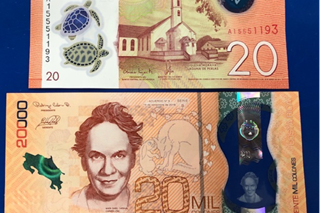 El billete de 20 córdobas de Nicaragua es gemelo del billete de 20 mil colones tico, lo que pasa es que el nicaragüense equivale a 500 colones ticos y están metiéndoselo a comercios y abuelitos