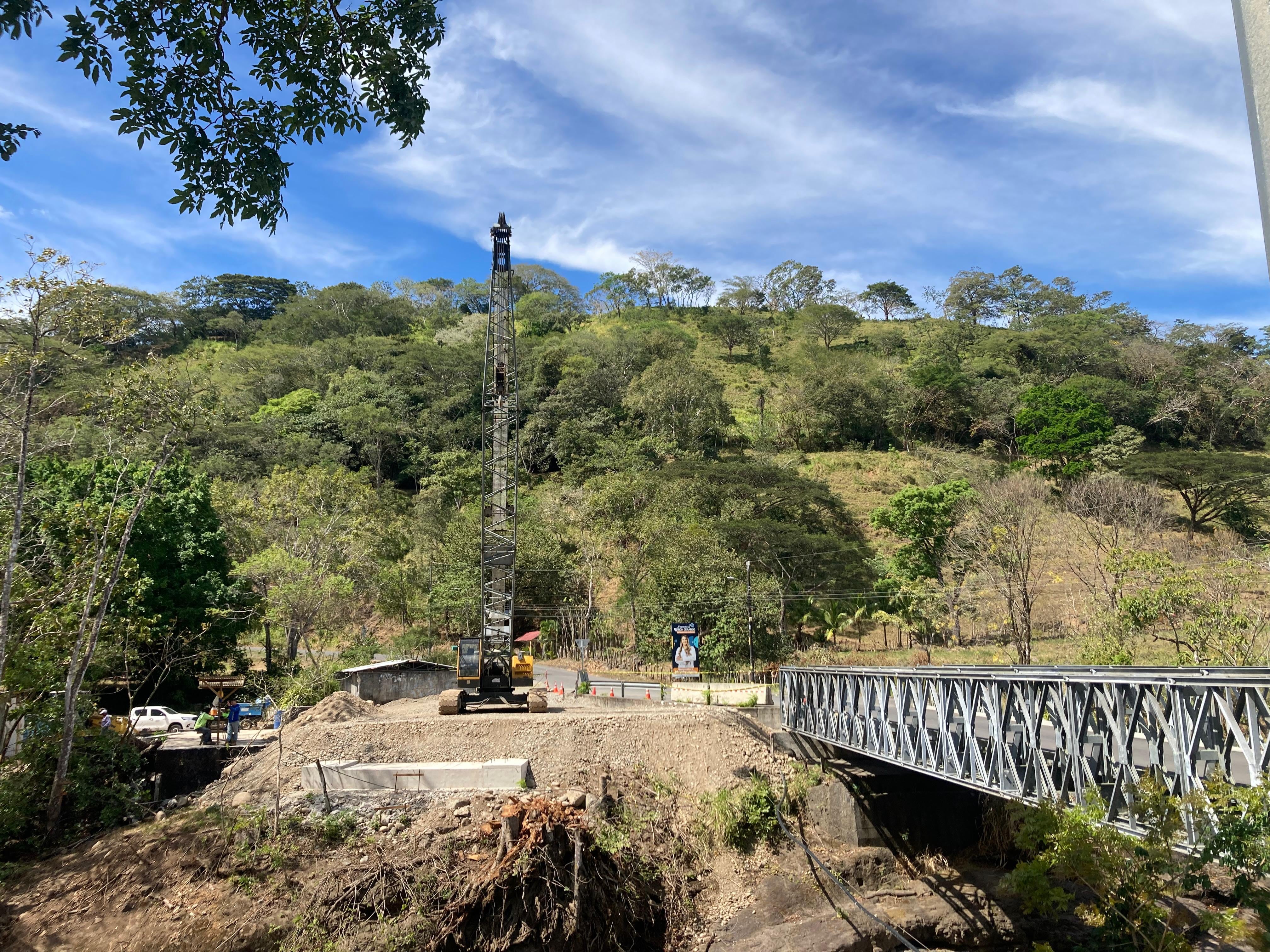 Obras sobre río Guacimal