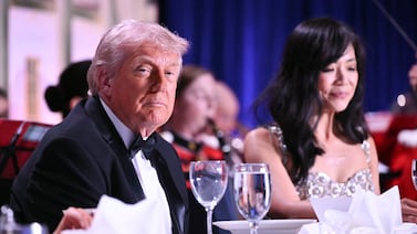 Evacuan a Trump de una cena con periodistas por disparos