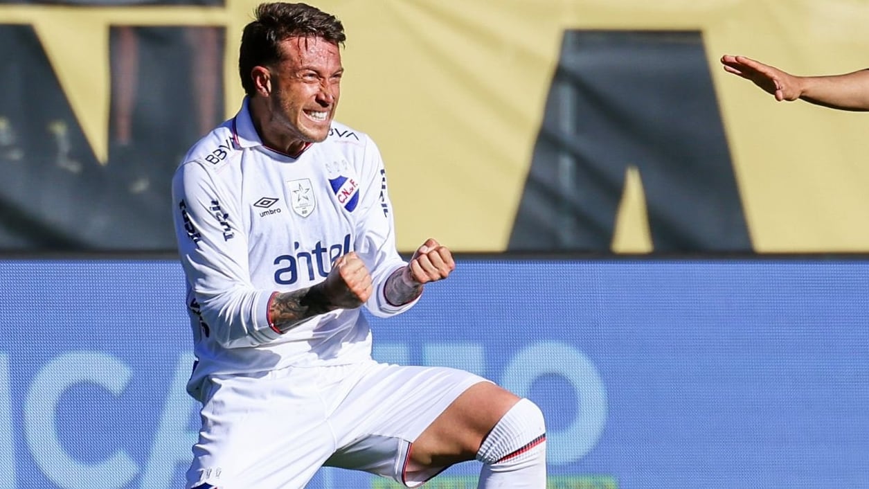 Francisco Calvo se lució con un golazo en el clásico uruguayo entre Nacional y Peñarol.