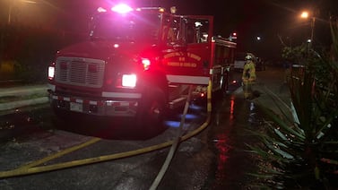Abuelita de 95 años sufrió graves quemaduras por incendio que destruyó casas