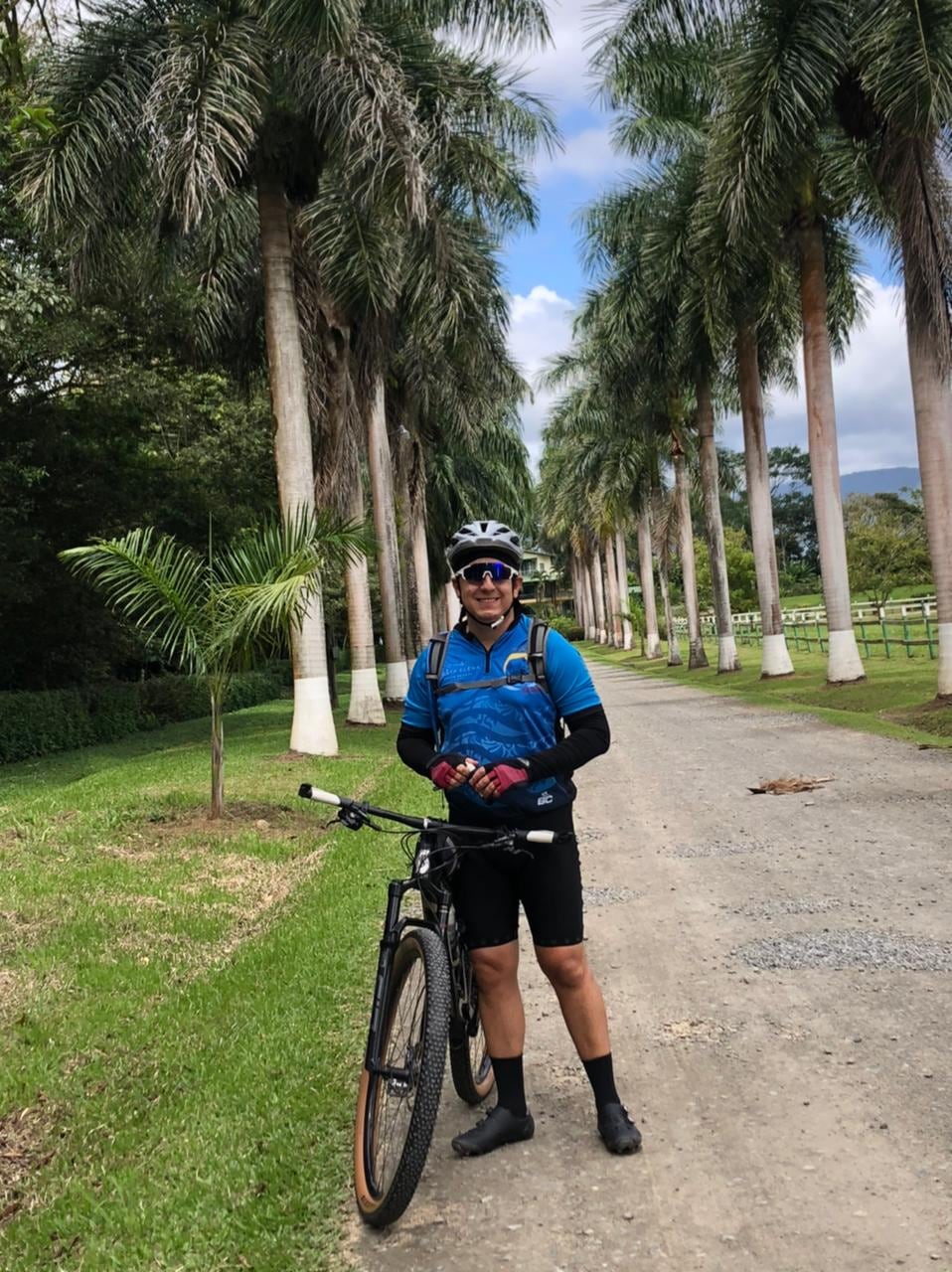 El doctor tico Rodrigo Mora Rodríguez, microbiólogo de la UCR, encontró el freno de mano que usa un gen del cáncer para sobrevivir y multiplicarse