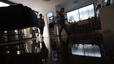 Barrio Dent: Desgaste y muchas pérdidas,  vecinos luchan contra el barro en sus casas
