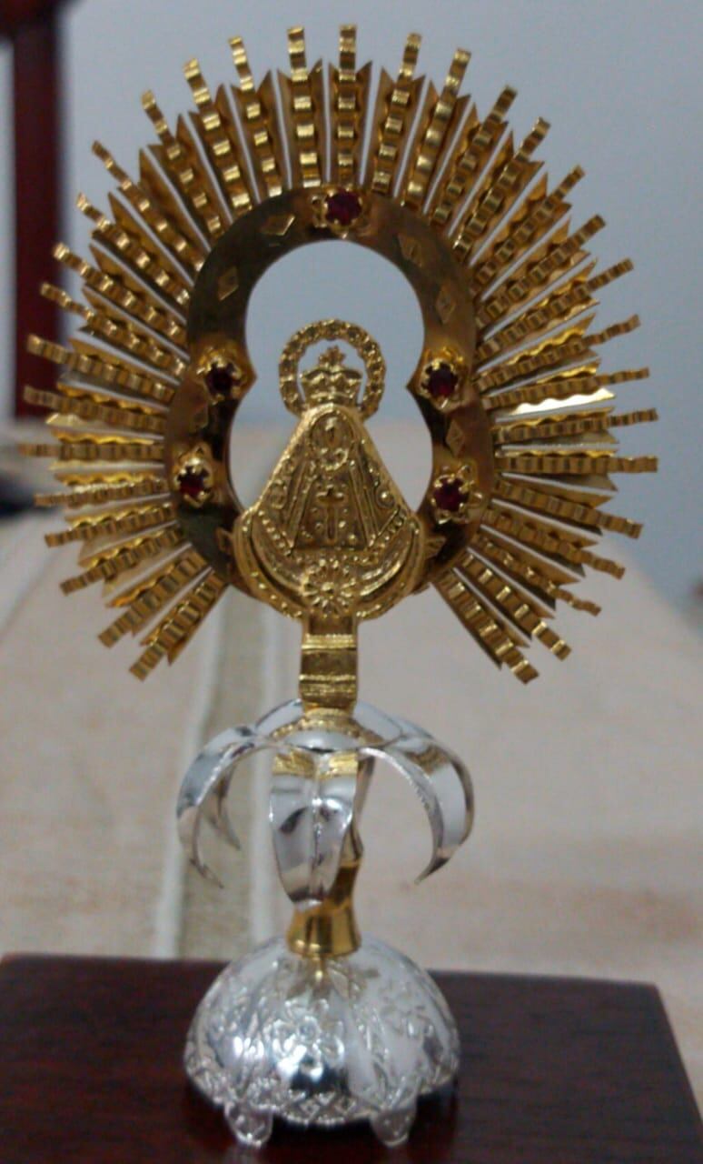 Fernando Soto Coto es el único Joyero de la Virgen de la familia Del Valle que queda con vida y la crisis por la pandemia lo golpeó duro hasta que se puso a hacer virgencitas