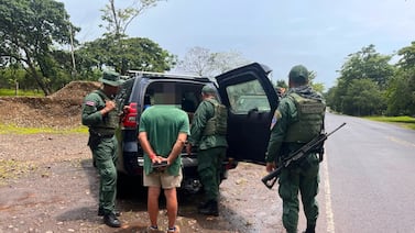 Policía logra impedir que hombre sospechoso de grave delito contra niño de 12 años se lo llevara a Nicaragua