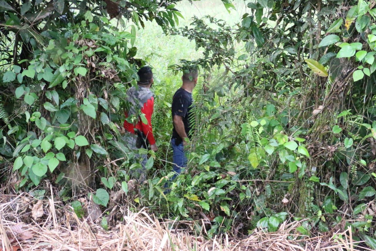Hallan cuerpo de niño de 3 años en río de Guácimo. Foto Reyner Montero.