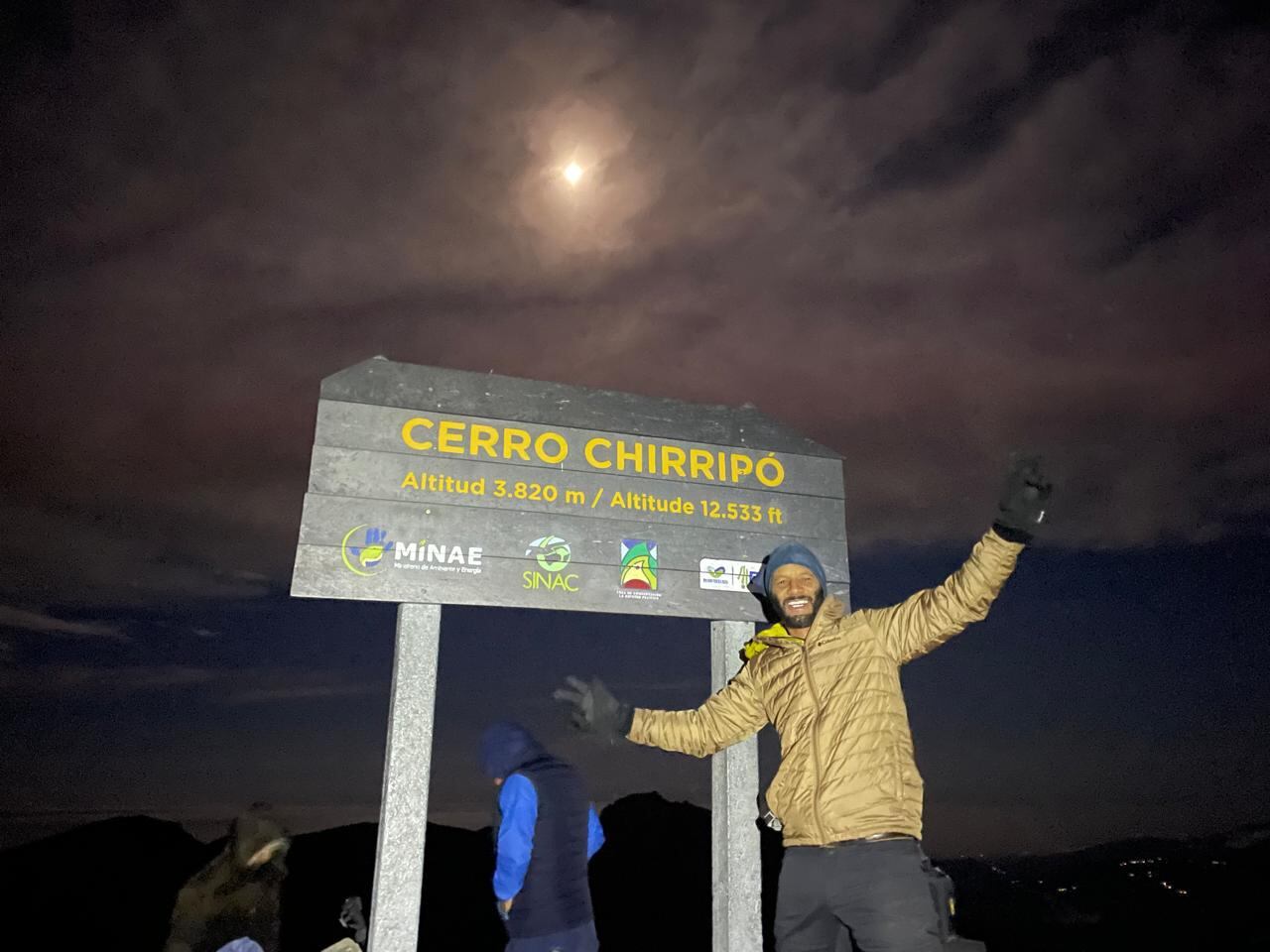 Carlos Clark, exjugador de Alajuelense recordó el día en que llegó al Cerro Chirripó. Cortesía.