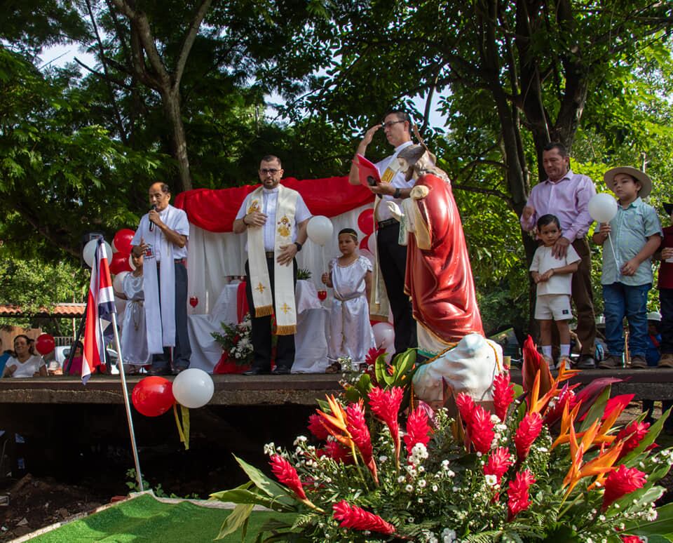 La tradicional pasada del Corazón de Jesús, que se realiza todos los años en Orotina se vivió el sábado 8 de junio del 2024
