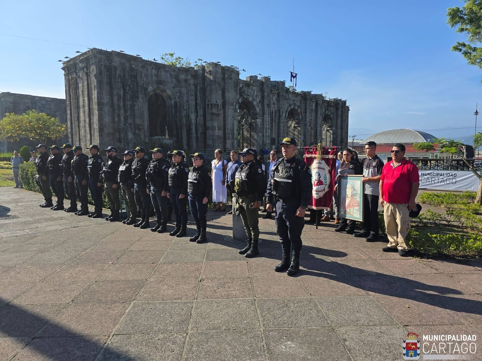 Ligia Mora Mora es profesora de Orientación en el Colegio Francisca Carrasco, ubicado en Guadalupe de Cartago, es por eso que ella se ha encargado en los últimos 5 años de vestirse como la heroína tica y así mantenerla fresca en la memoria del país