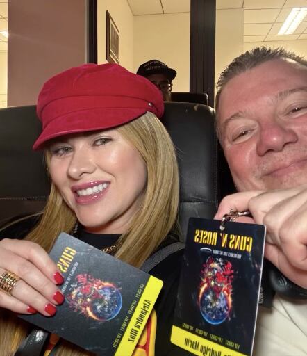 Rodrigo Marín y Alejandra Díaz disfrutaron al máximo el concierto de Guns N' Roses.