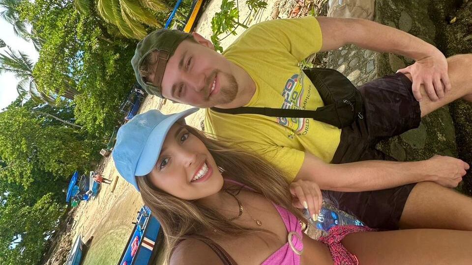 Nicole Semaan Jara, de 29 años y Noa Daniel Gray, de 27 años mantenían una relación de noviazgo hace un año aproximadamente, ellos murieron en un deslizamiento cuando hacían senderismo en Sarchí. Foto: Camila Semaan para La Teja