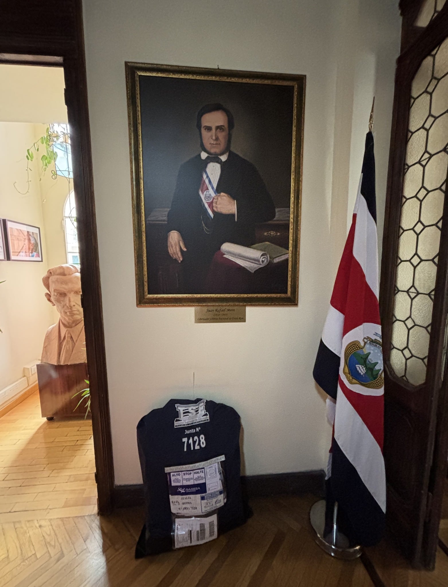 Embajada de Costa Rica en Italia recibe tula