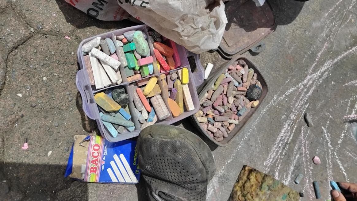 20 -वर्षीय इटालियन, जियोव्हानी कोकाआने दुसर्या वेळी कोस्टा रिकाला भेट दिली आणि त्याच्या स्ट्रीट आर्ट्सच्या मध्यभागी आनंद झाला.