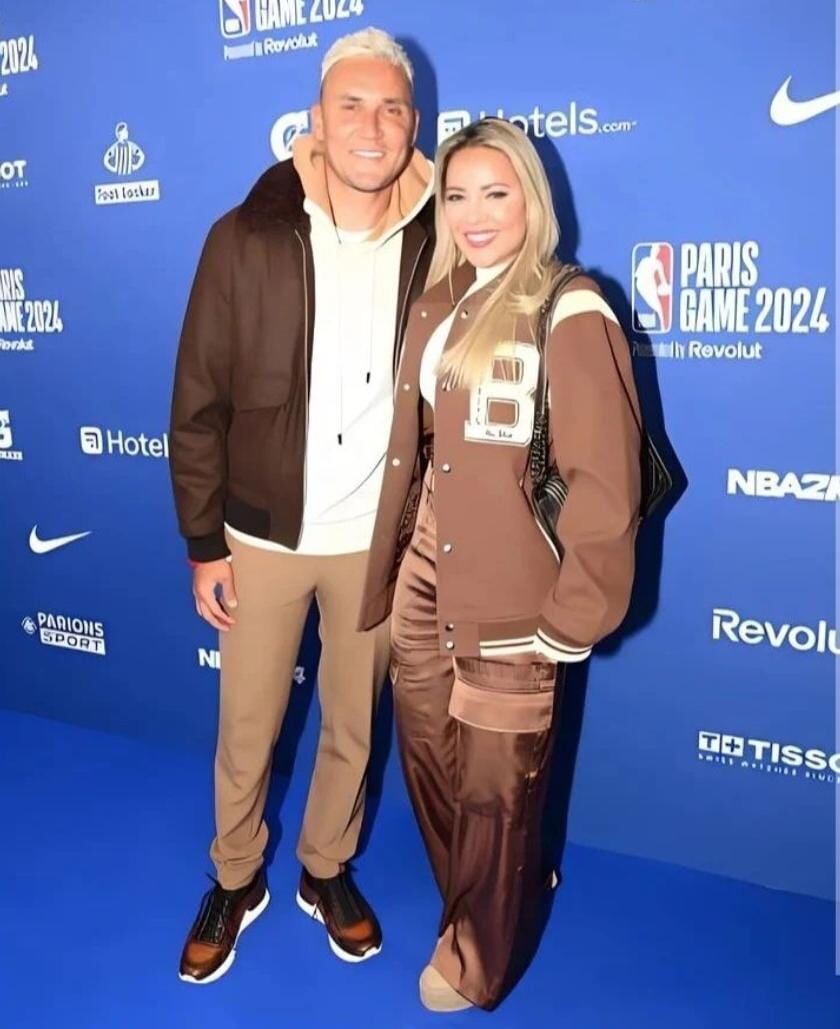 Keylor Navas y Andrea Salas se llevaron todas las miradas en partido de la NBA a la que fue el PSG