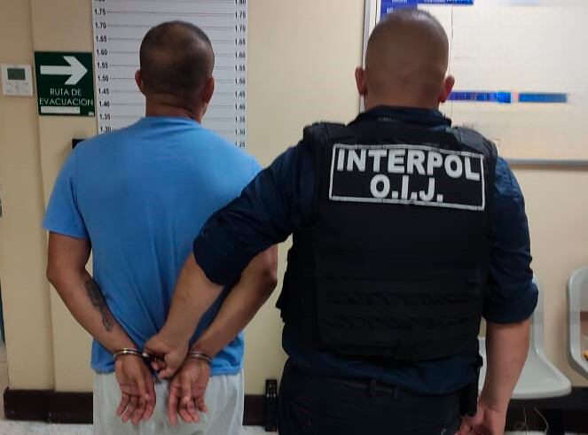 Un hombre fue detenido en Estados Unidos por tener pendientes con la justicia