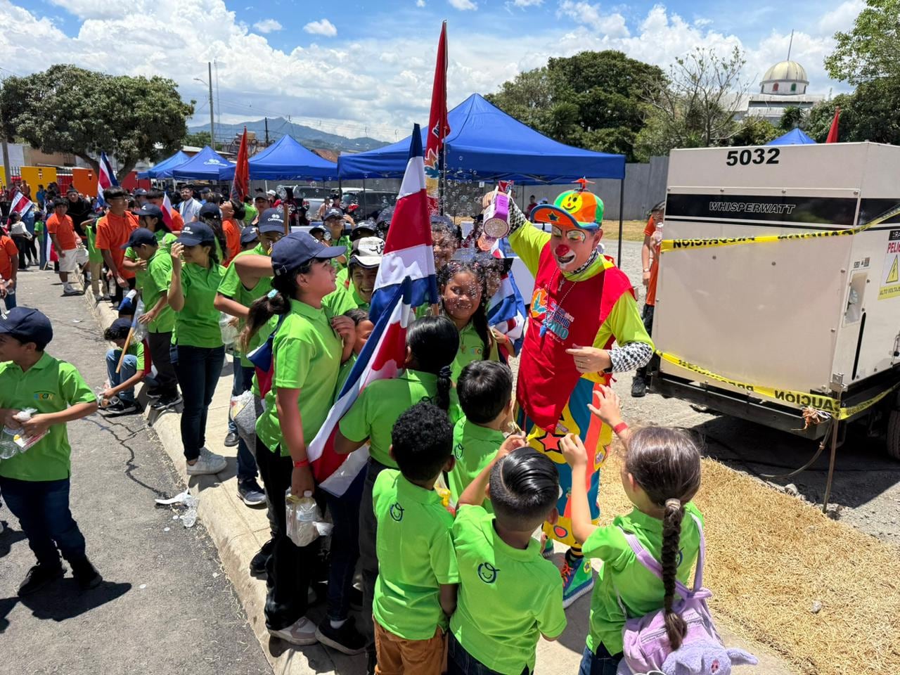En medio de una tremenda fiesta para Dios el padre Sergio Valverde, de Obras del Espíritu Santo, oficialmente, transformó uno de sus más grandes sueños en una total realidad al inaugurar el primer edificio de los Albergues Juveniles de la Alegría “Torres Espíritu Santo”.