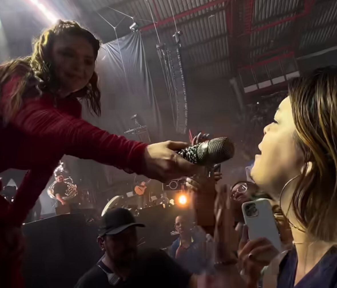 Franciny Quirós sorprendió a Yuridia. Captura