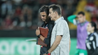 Alexandre Guimaraes se metió a un selecto club con el solo hecho de firmar con Alajuelense