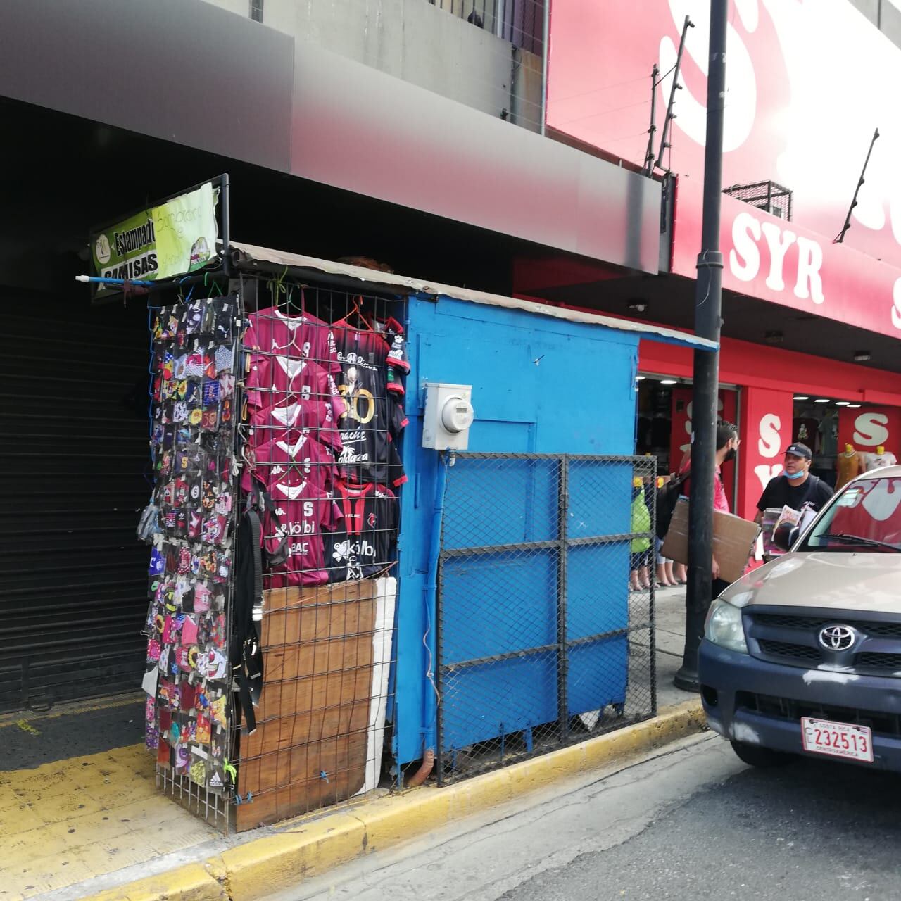 Doña Mercedes Taboada Saavedra, la abuelita de los chances, tiene 98 años y desde los 20 la pulsea duro en San José; tiene un tramo en San José y la Municipalidad se lo arrancará el próximo 3 de febrero