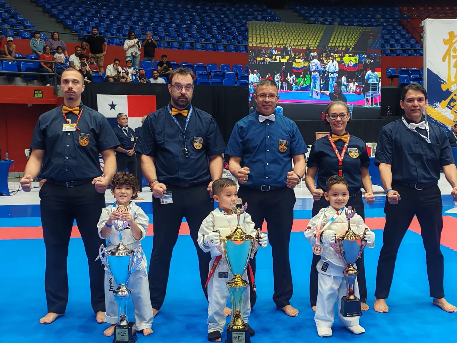 La delegación de Costa Rica de Karate hizo historia en la Vi America´s Cup disputada en Panamá, arransado con las medallas de dicha competencia.