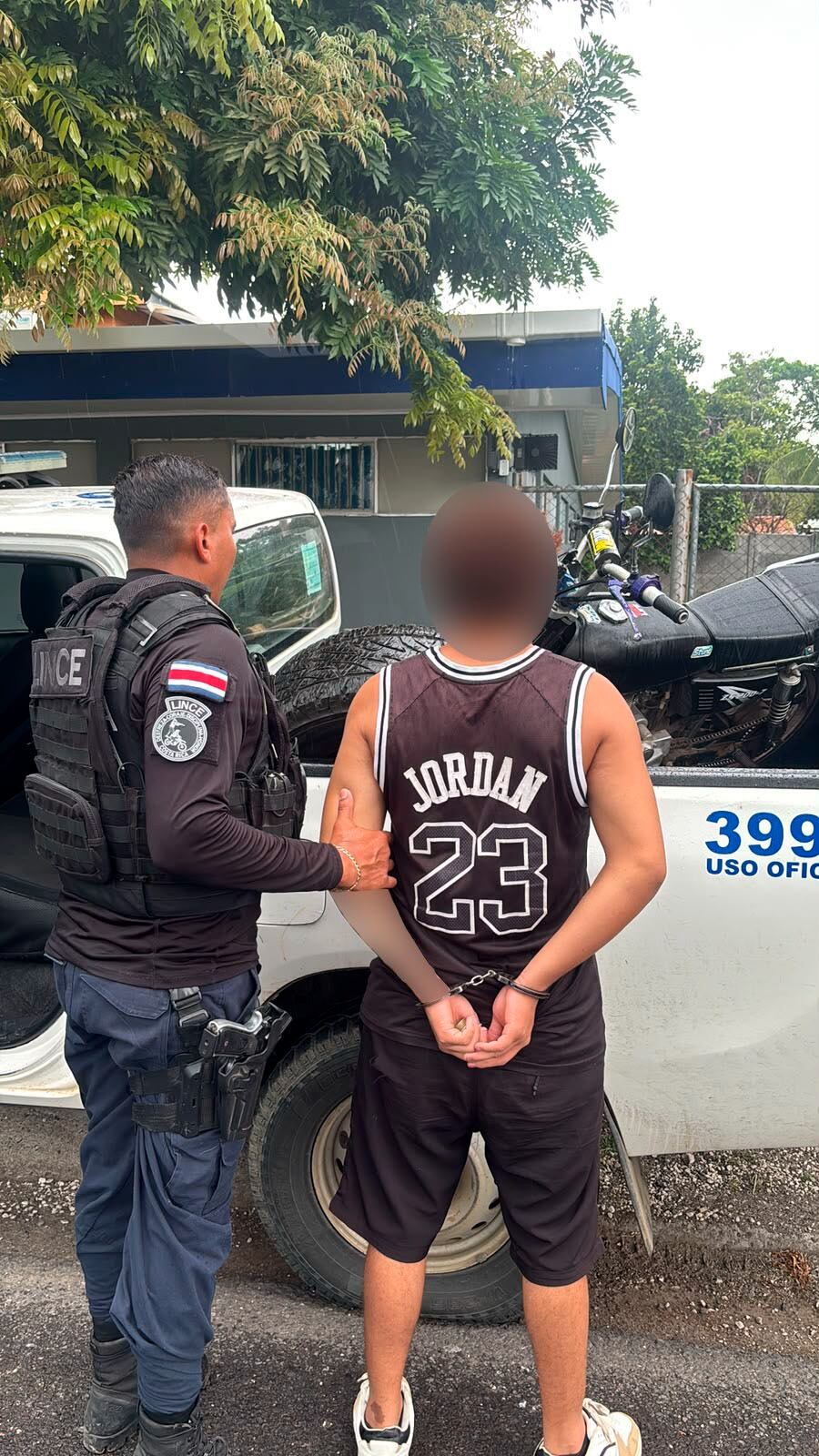 El sospechoso fue detenido cuando viajaba en una motocicleta. Foto MSP