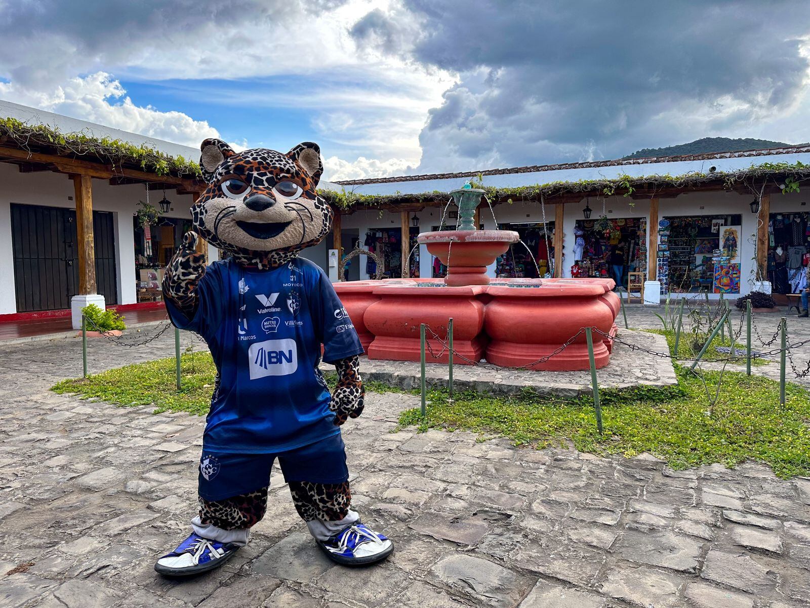 Max puede rajar que este viaje por Guatemala nunca lo olvidará.