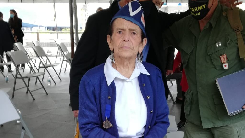 Costa Rica celebró 73 años sin ejército este miércoles 1° de diciembre. En el marco de esa conmemoración, en el Museo Nacional –el cuartel militar que se transformó en casa de la memoria y la cultura. En la foto doña Aurelia Cordero Cordero, excombatiente de 1948.