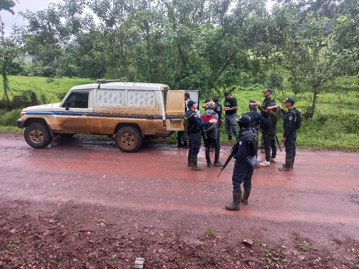 Coligalleros detenidos en Crucitas