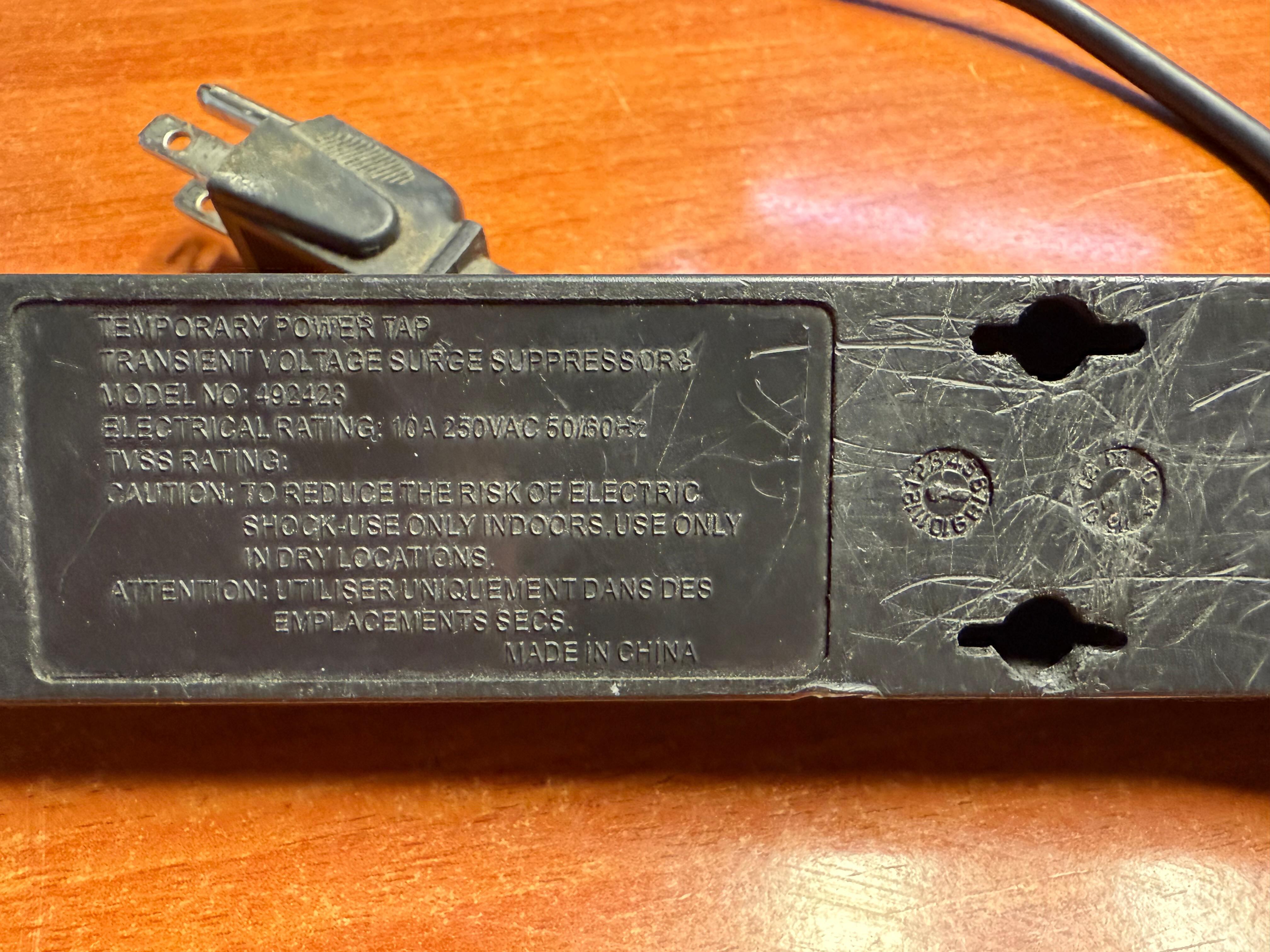 Andrea Zúñiga Montero, ingeniera electromecánica y jefa de la Oficina de Control de Instalaciones Eléctricas del Colegio Federado de Ingenieros y Arquitectos (CFIA), nos ayudó a juzgar a las malas regletas