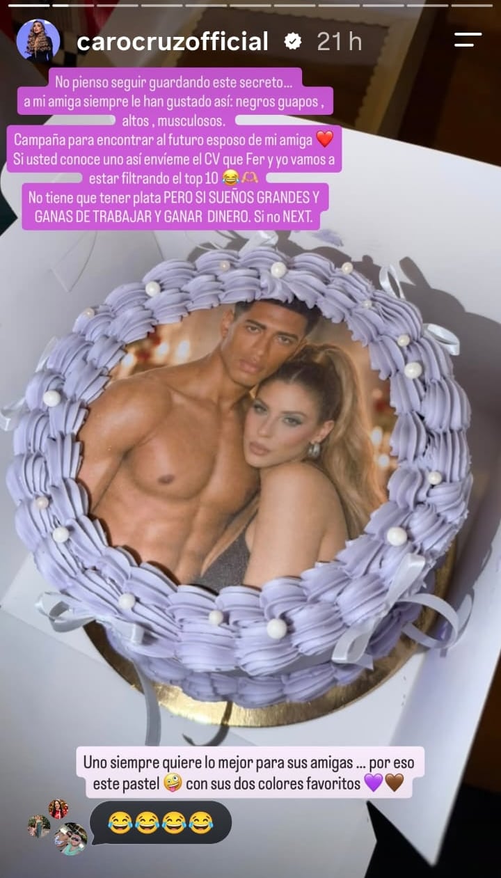 Mimi Ortiz fue sorprendida por su amiga con este pastel de cumpleaños.