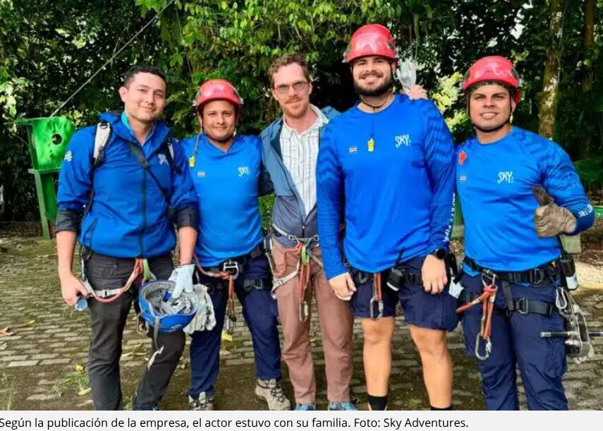 Doctor Strange anda por la Fortuna de San Carlos disfrutando de su riqueza natural y tours.