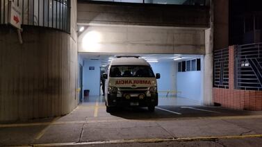 Conductor de app fue apuñalado en varias ocasiones por pasajero que luego le robó el carro