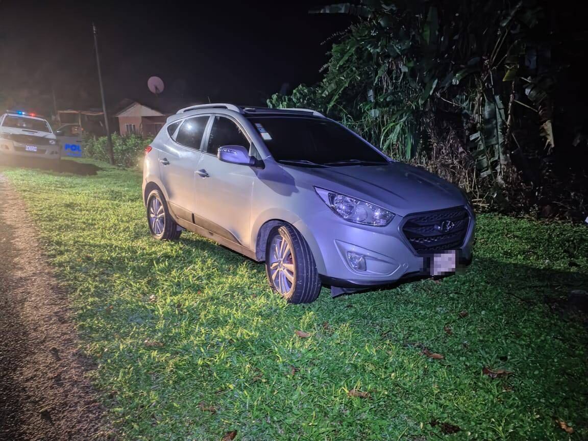 Los cuatro sospechosos fueron detenidos poco después de asaltar la casa en Sarchí. Foto MSP.