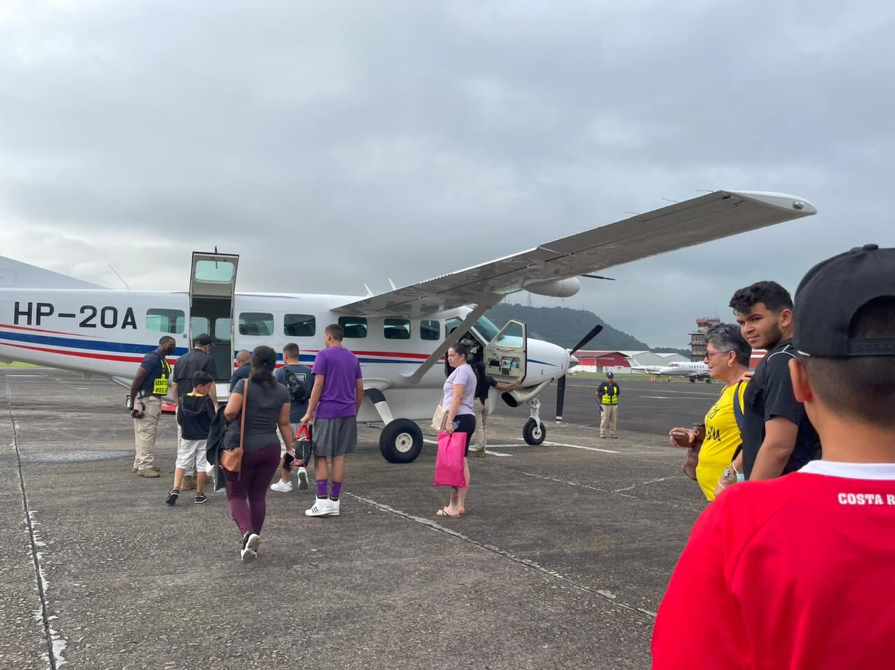 La crisis social en Panamá dejó encerrados a más de 200 ticos en ese país por el cierre de carreteras de los manifestantes