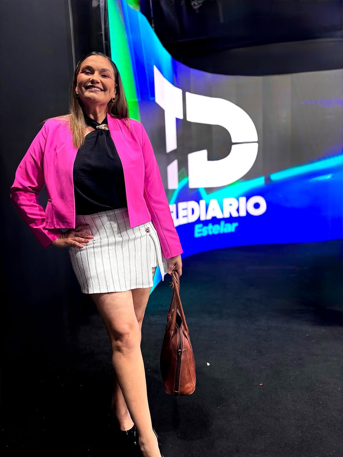 Natalia García, periodista y presentadora de Telediario de canal 8.